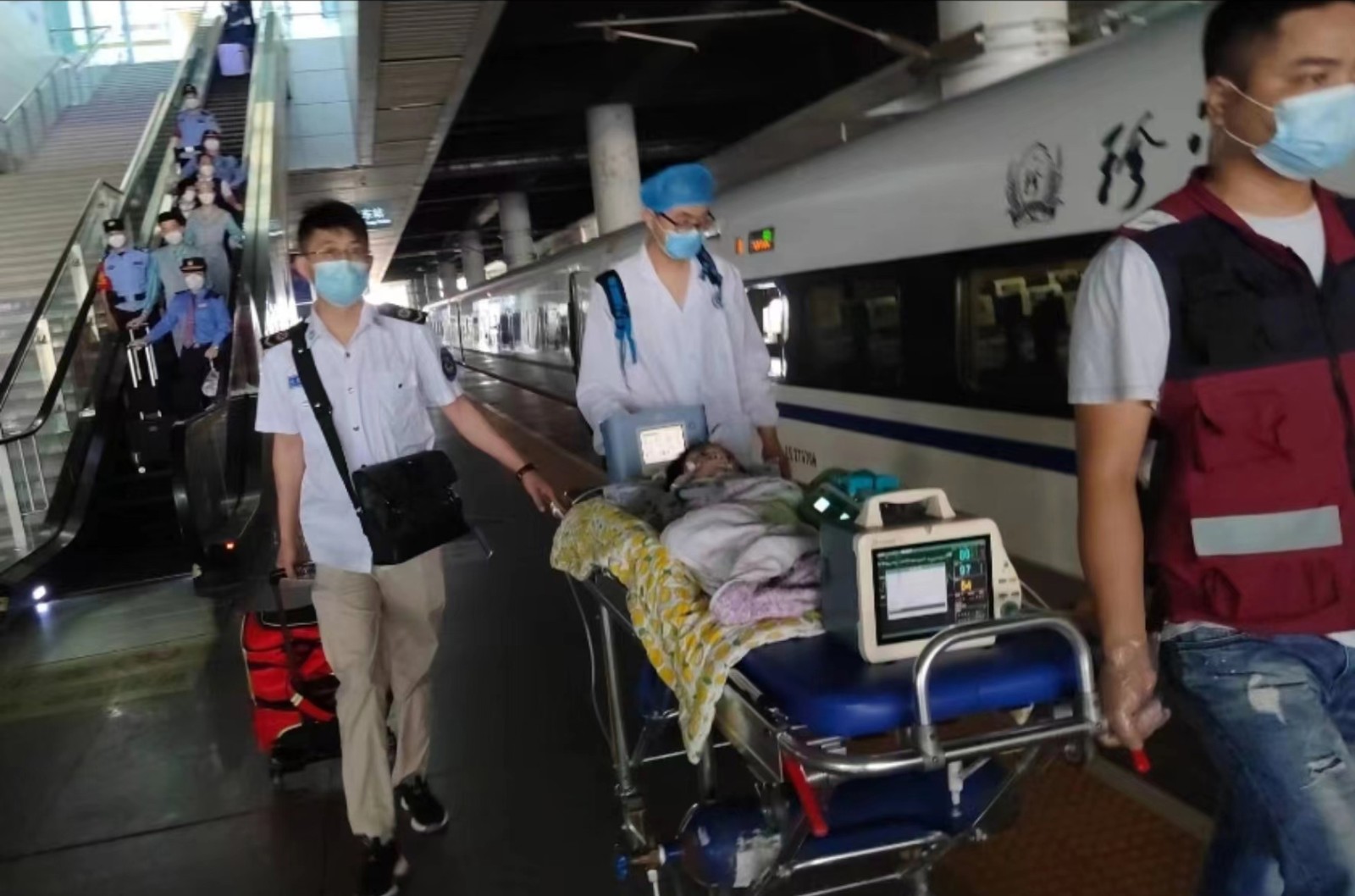 额尔古纳市高铁转运公司